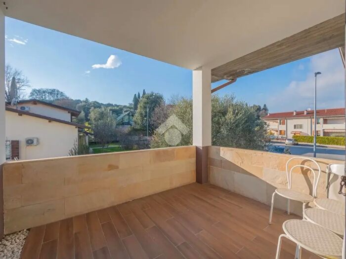 Casa con 6 locali in vendita in Via dellErica, San Pietro In Cariano