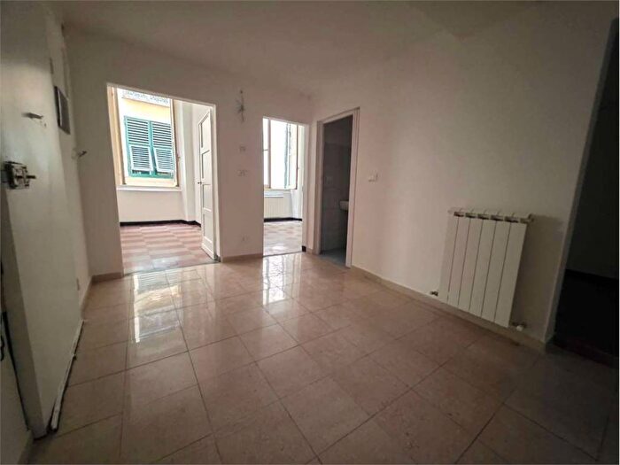 Appartamento quadrilocale in affitto in Vico del Fieno, Caricamento, Genova