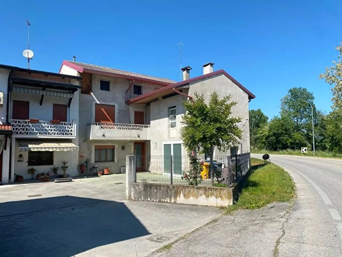 Casa con 11 locali in vendita in Via Soranzetta, Castelfranco Veneto