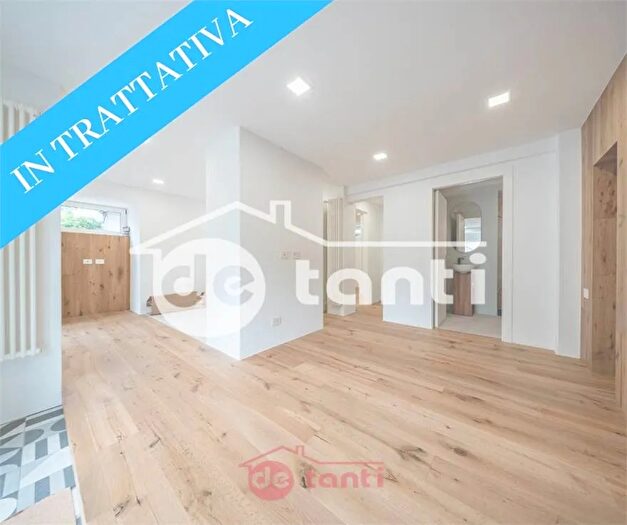 Appartamento trilocale in vendita in Via Roma Prata Camportaccio So, Prata Camportaccio