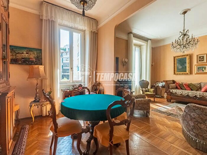 Appartamento quadrilocale in vendita in Via Francesco Melzi d'Eril, Milano