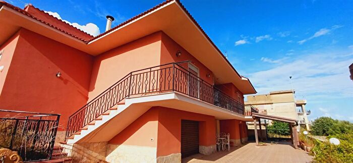 Casa con 9 locali in vendita in Sciacca