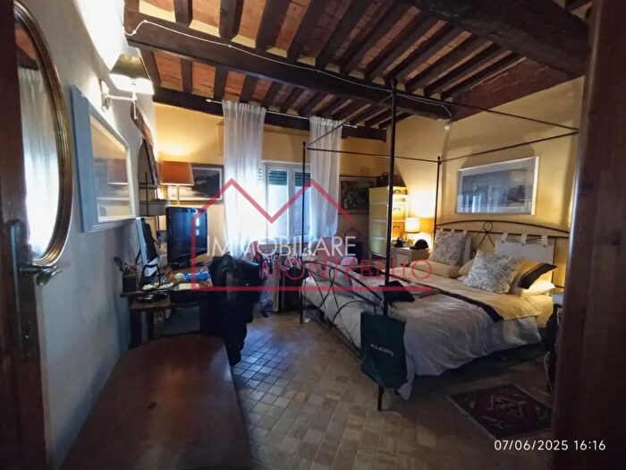 Appartamento quadrilocale in vendita in Camaiore