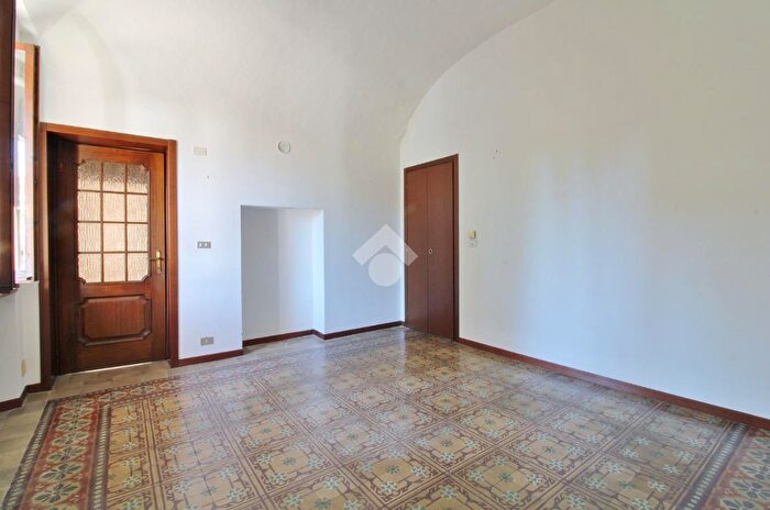 Appartamento con 5 locali in vendita in Via Professor Cesare Massa, Voghera