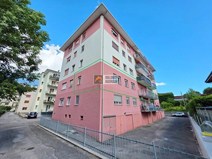 Appartamento con 5 locali in vendita in Via San Lorenzo, Belluno