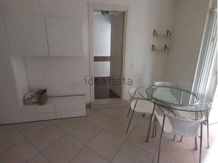Appartamento monolocale in affitto in Via Achille Zezon, Centrale, Milano