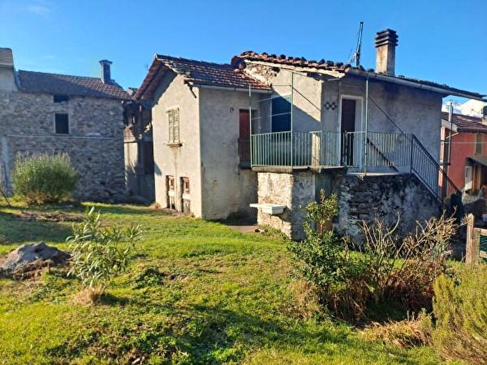 Casa con 6 locali in vendita in Via Villatico, Colico