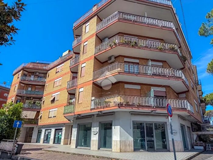 Appartamento trilocale in vendita in Via della Forma, Formia