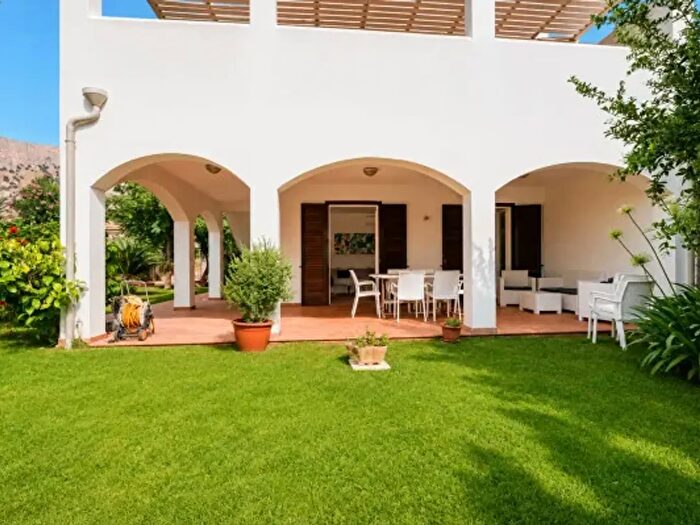 Casa con 6 locali in vendita in Contrada Paterna, Terrasini