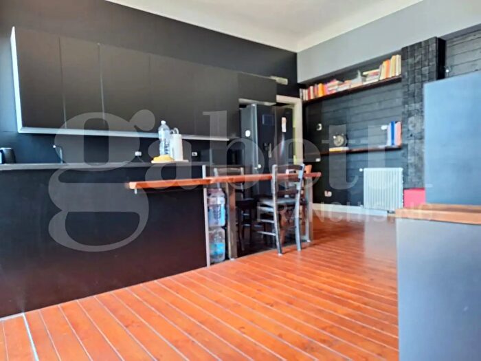 Appartamento quadrilocale in vendita in Viale Certosa, Milano