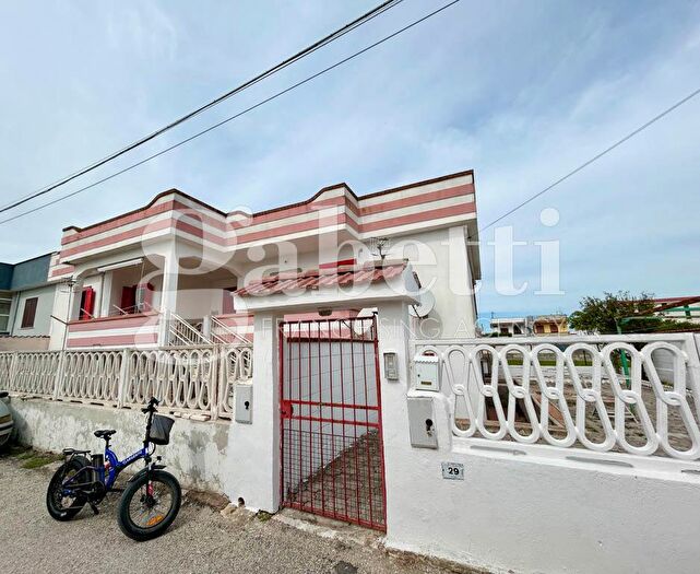 Casa con 5 locali in vendita in Via Chieti, Castel Volturno