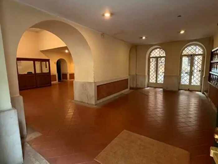 Appartamento trilocale in affitto in Via di San Nicola da Tolentino, Roma