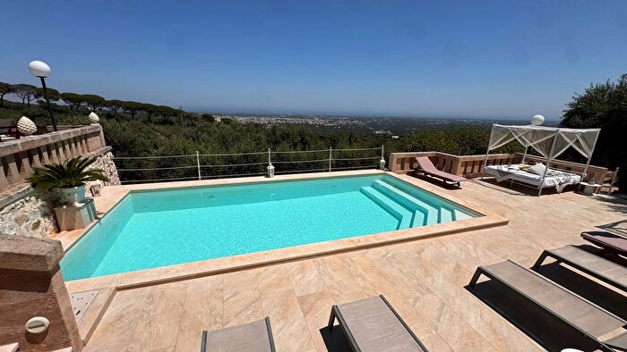 Casa quadrilocale in vendita in Viale Monte Cannone, Fasano