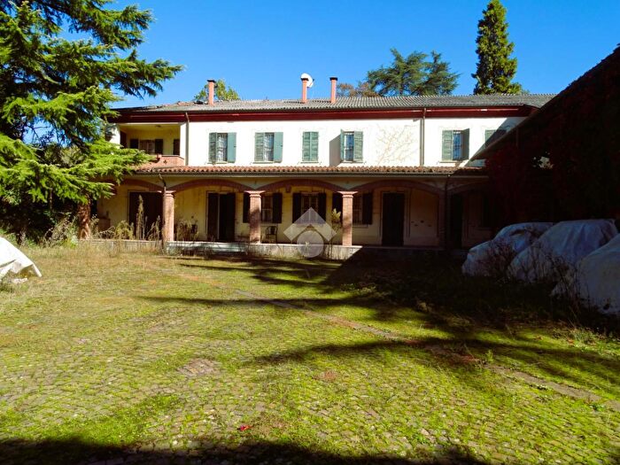 Casa con 10 locali in vendita in Strada della Curetta, Alessandria