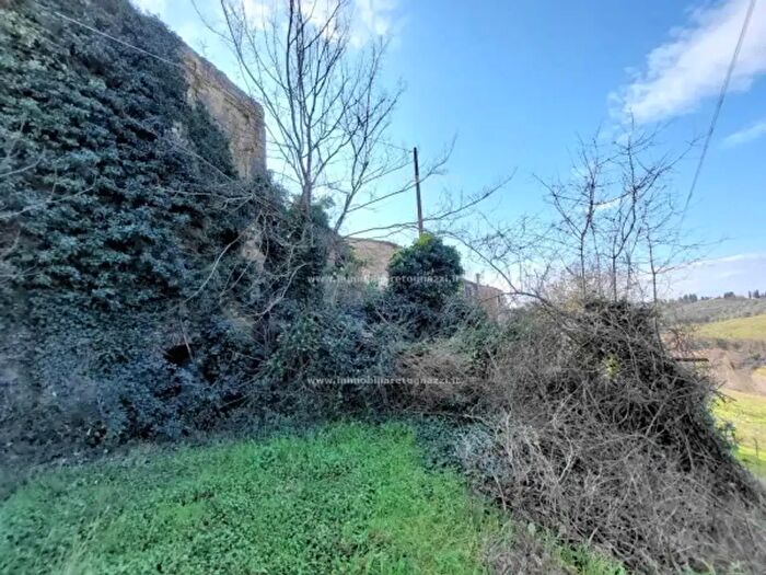 Casa con 6 locali in vendita in Zona Campagna, Certaldo