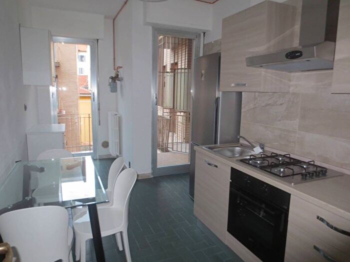 Appartamento quadrilocale in affitto in Piazza Aspromonte, Città Studi, Milano