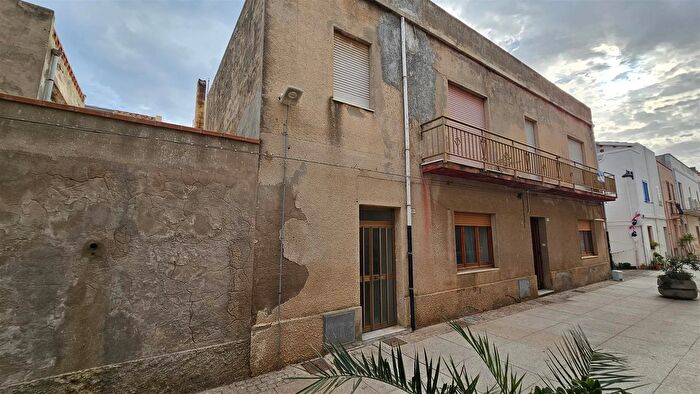 Casa con 5 locali in vendita in Calasetta, Calasetta