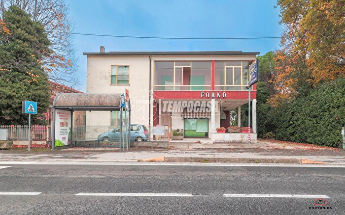 Casa in vendita in Via Gambellara, Ravenna