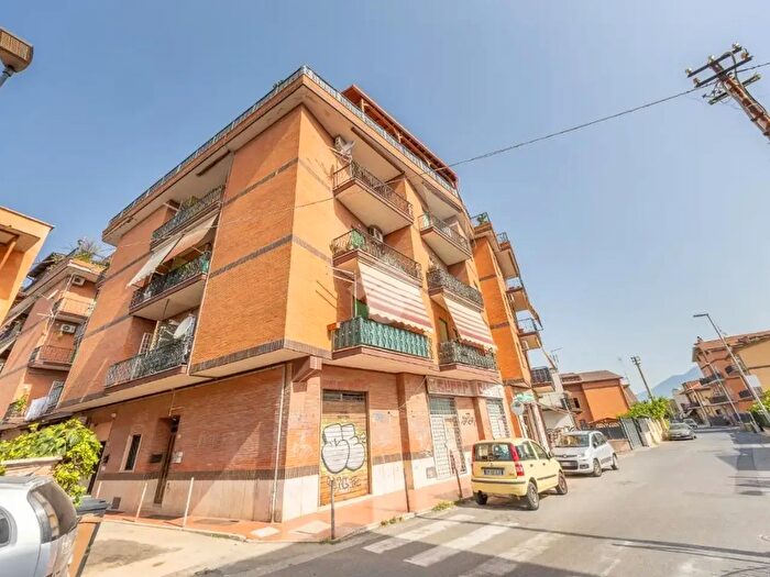 Appartamento trilocale in vendita in Via G Garibaldi, Guidonia Montecelio