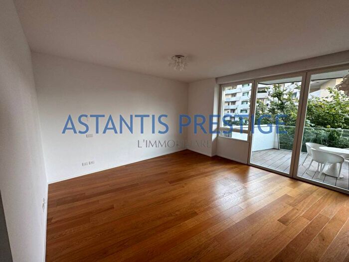 Appartamento trilocale in affitto in Via Ambrogio Spinola, City Life, Milano