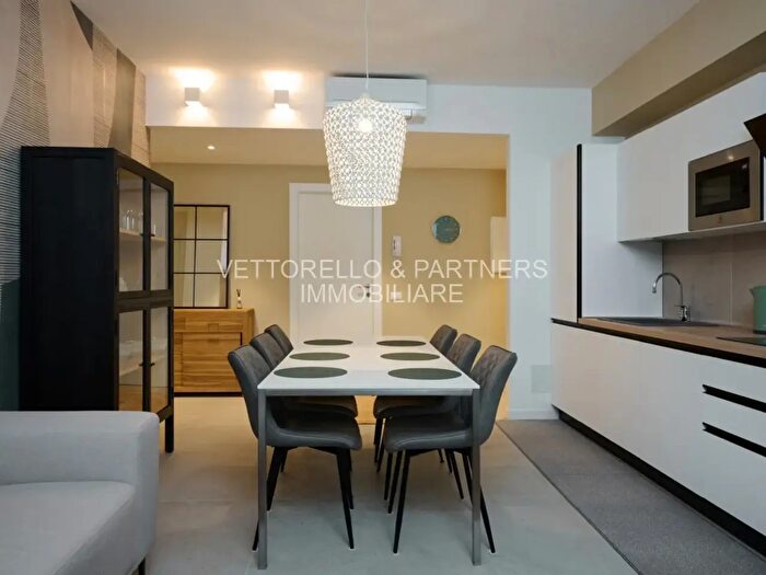 Appartamento quadrilocale in vendita in Piazza Angelo Giustinian Recanati, Treviso