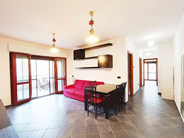 Appartamento trilocale in affitto in Via Giulio Romano, Parco Leonardo, Fiumicino