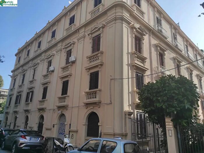 Appartamento trilocale in affitto in Via Argentieri, Messina