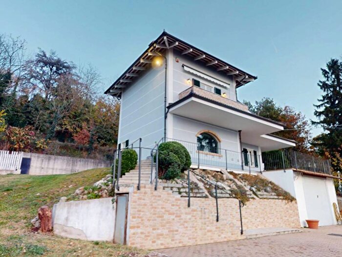 Casa quadrilocale in affitto in Sanfrè