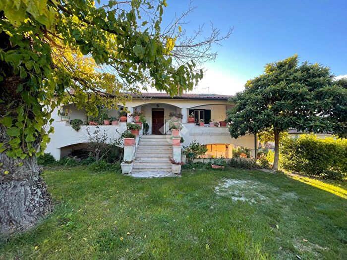 Casa quadrilocale in vendita in Vocabolo San Martino, Torri In Sabina