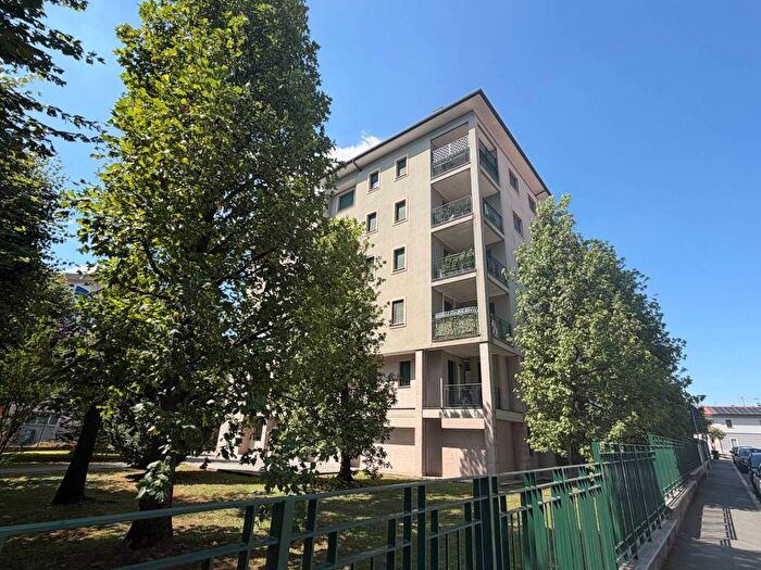 Appartamento trilocale in affitto in Via Modena, Sant'Ambrogio San Magno, Legnano