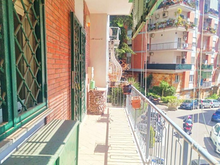 Appartamento quadrilocale in affitto in Via Michelangelo da Caravaggio, Fuorigrotta, Napoli