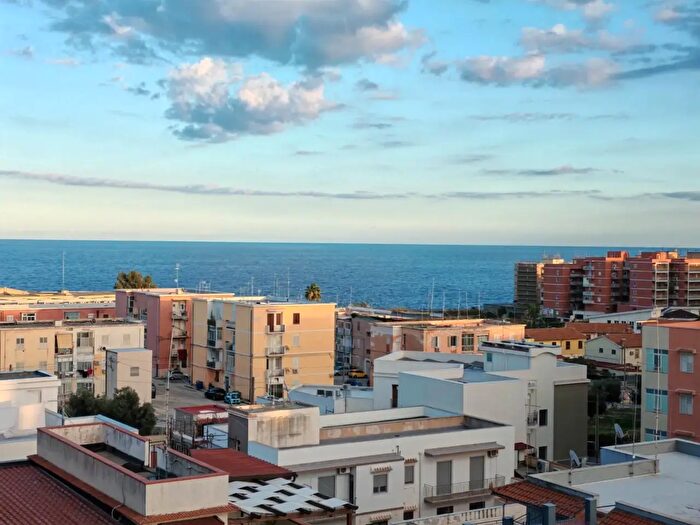 Appartamento con 5 locali in vendita in Via Grottasanta, Siracusa