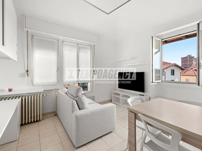 Appartamento bilocale in vendita in Via Giovanni Pascoli, Milano