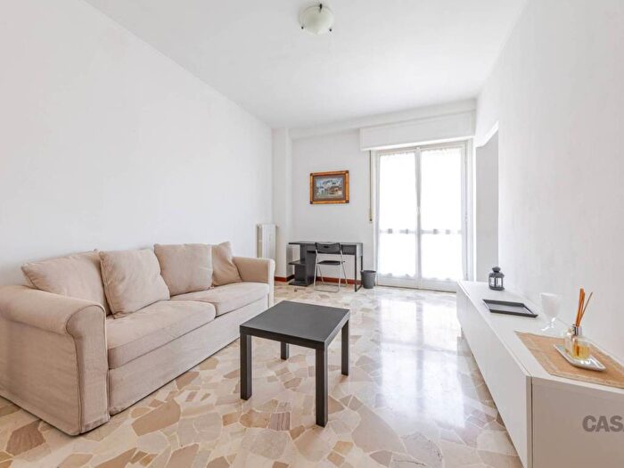 Appartamento bilocale in affitto in Via Negroli, Argonne Corsica, Milano
