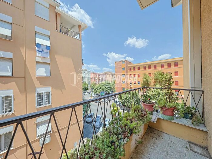 Appartamento bilocale in vendita in Viale Opita Oppio, Roma