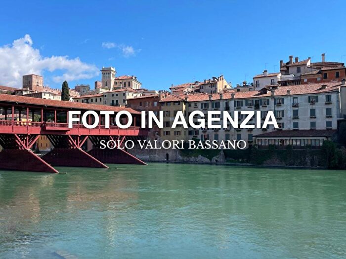 Appartamento con 6 locali in affitto in Via Angarano, Centro, Bassano del Grappa