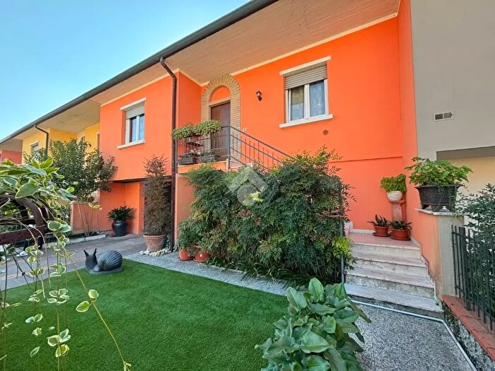 Casa trilocale in vendita in Via Arienti, Canneto Sull'Oglio