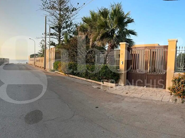 Casa con 5 locali in vendita in Via Niso, Erice