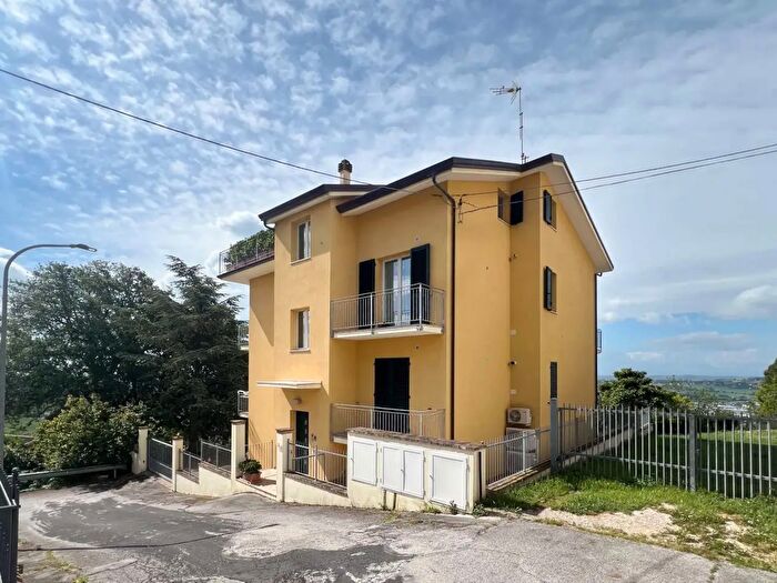 Appartamento bilocale in vendita in Via Colombo, Camerano