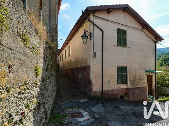 Casa con 7 locali in vendita in Borgata Ponte, Murialdo