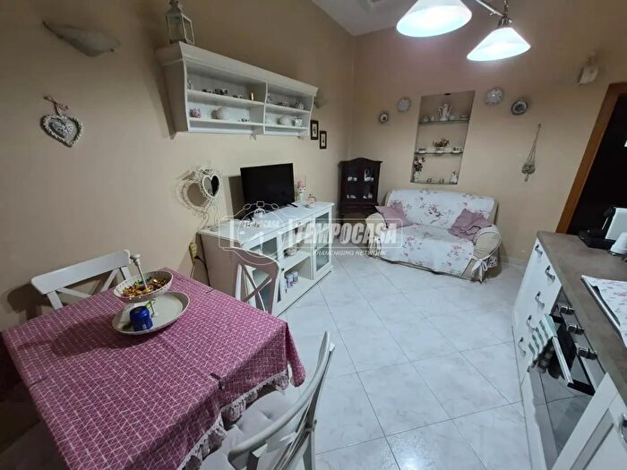 Appartamento bilocale in vendita in Via Giambattista Marino, Napoli