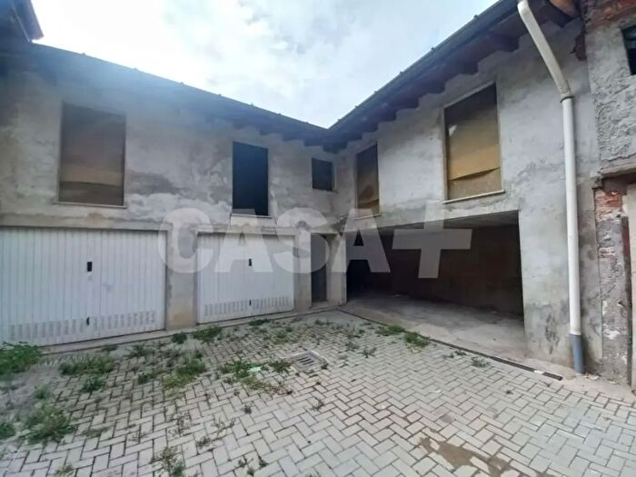Casa bilocale in vendita in Via S Pellico, Solbiate Arno