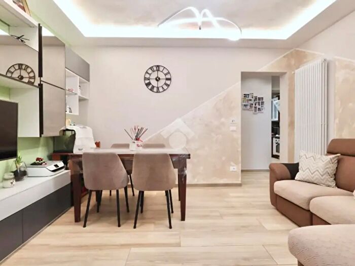 Appartamento trilocale in vendita in Via Cassala, Reggio Emilia