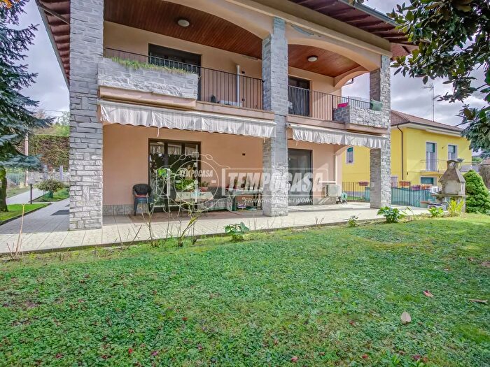 Casa in vendita in Via Moro Aldo, Taino