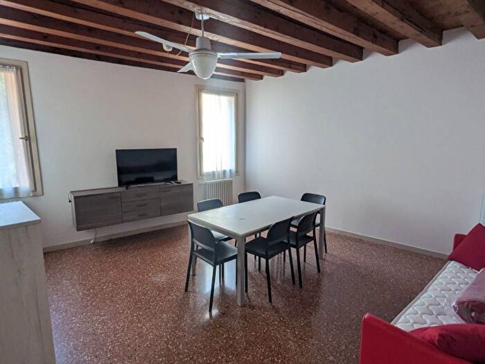Appartamento trilocale in affitto in Contra' Porta Lupia, Centro Storico, Vicenza