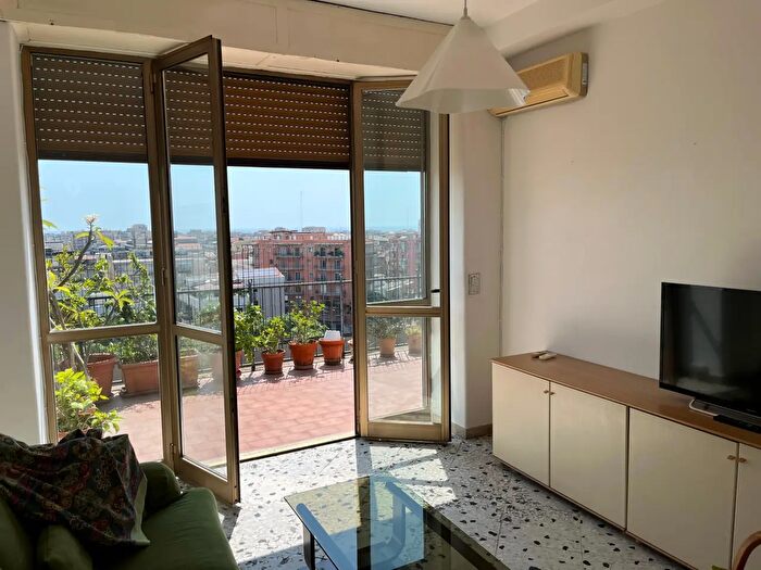 Appartamento trilocale in affitto in Piazza Abramo Lincoln, Catania