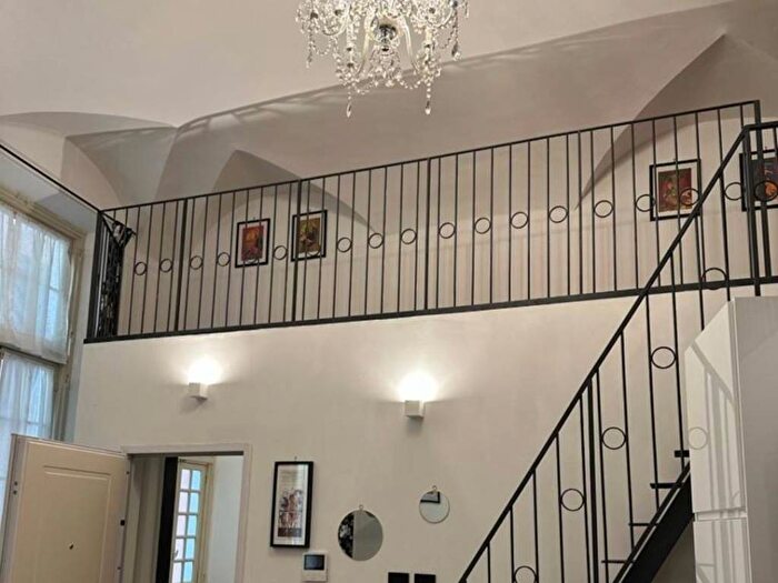 Appartamento con 6 locali in affitto in Piazza Fontane Marose, Centro Città, Genova