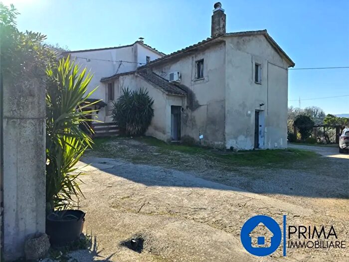 Casa quadrilocale in vendita in Via del Convento, Terni