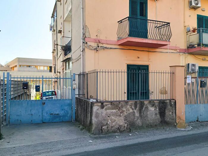 Appartamento quadrilocale in vendita in Via Trabucco, Palermo