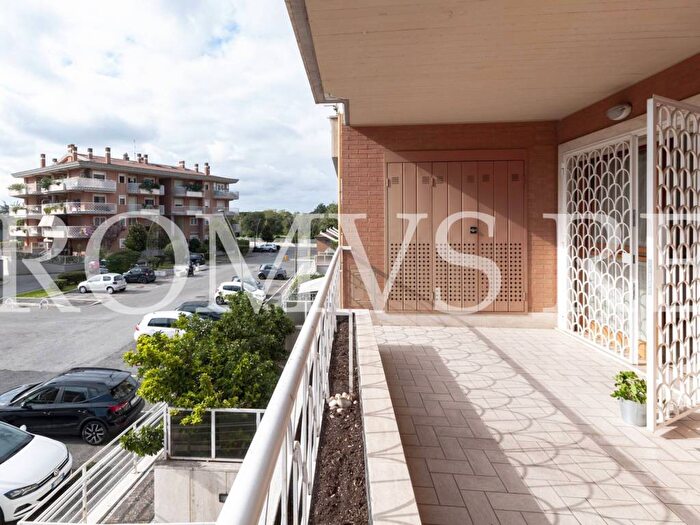 Appartamento bilocale in affitto in Viale Vincenzo Marronaro, Vallerano, Roma